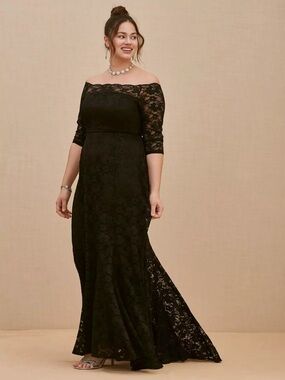 torrid 26 plus Black Off-Shoulder Lace Evening Gown